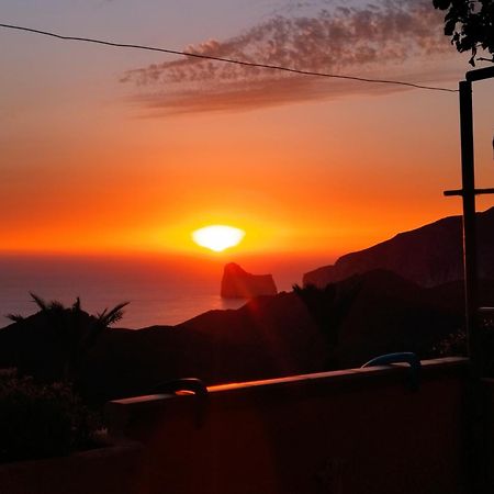 Vista Sul Pan di Zucchero Nebida Bilik gambar